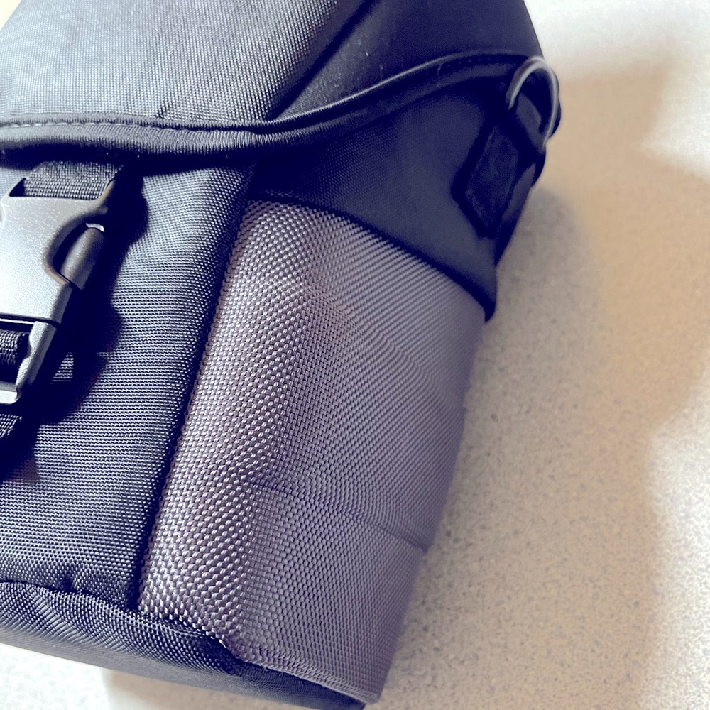 Black camera bag - Picture 8 of 10